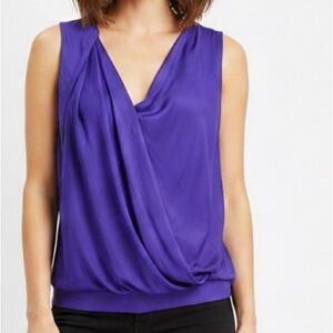 Elegant Women' sleeveless blouse
